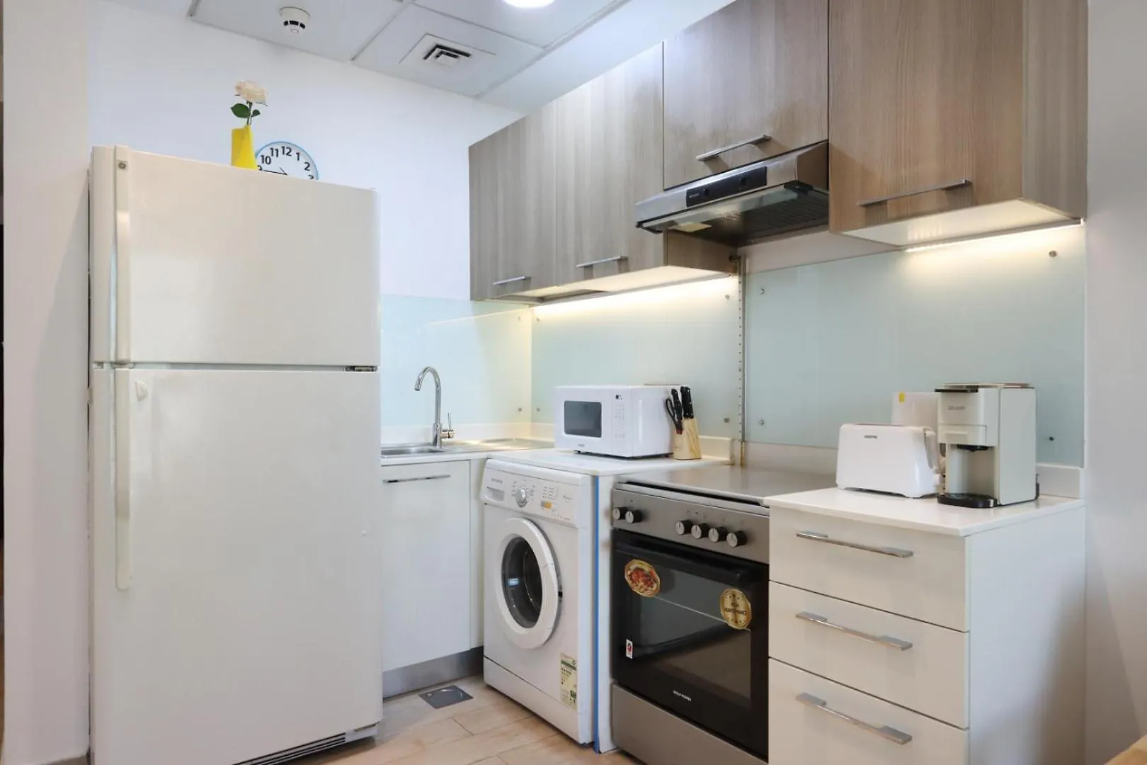 Apartment Livbnb - Chic And Cosy Studio With Rooftop Pool, Jvt Dubai United Arab Emirates