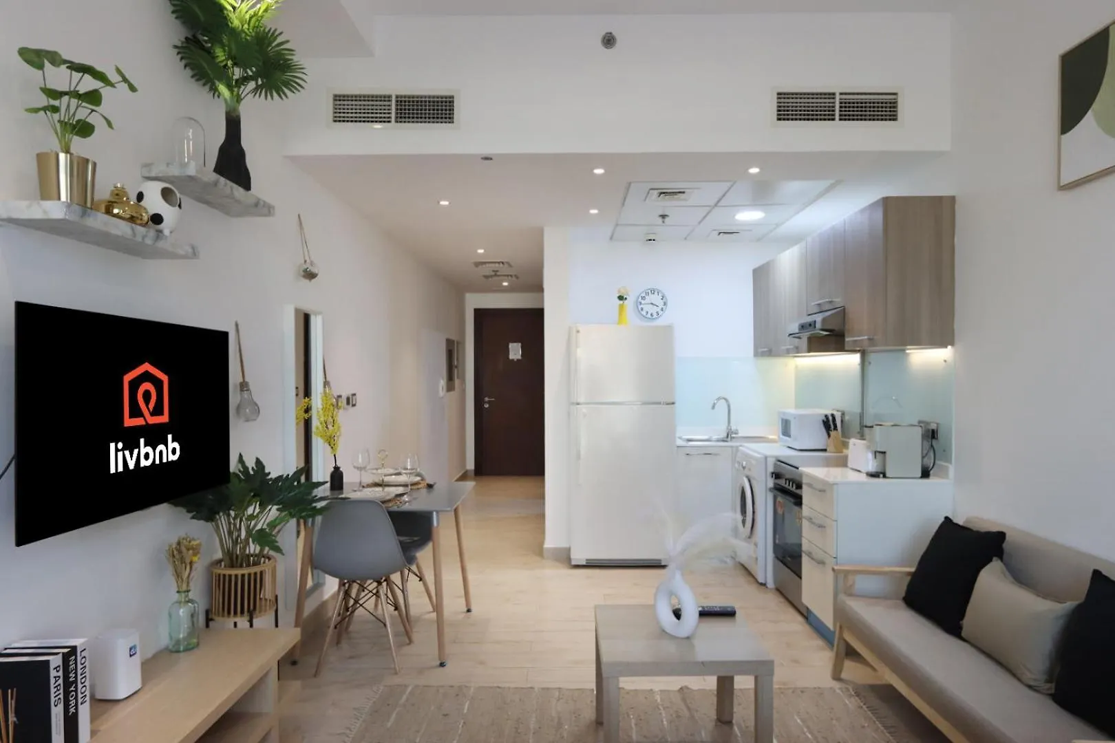 Livbnb - Chic And Cosy Studio With Rooftop Pool, Jvt Dubai Apartment