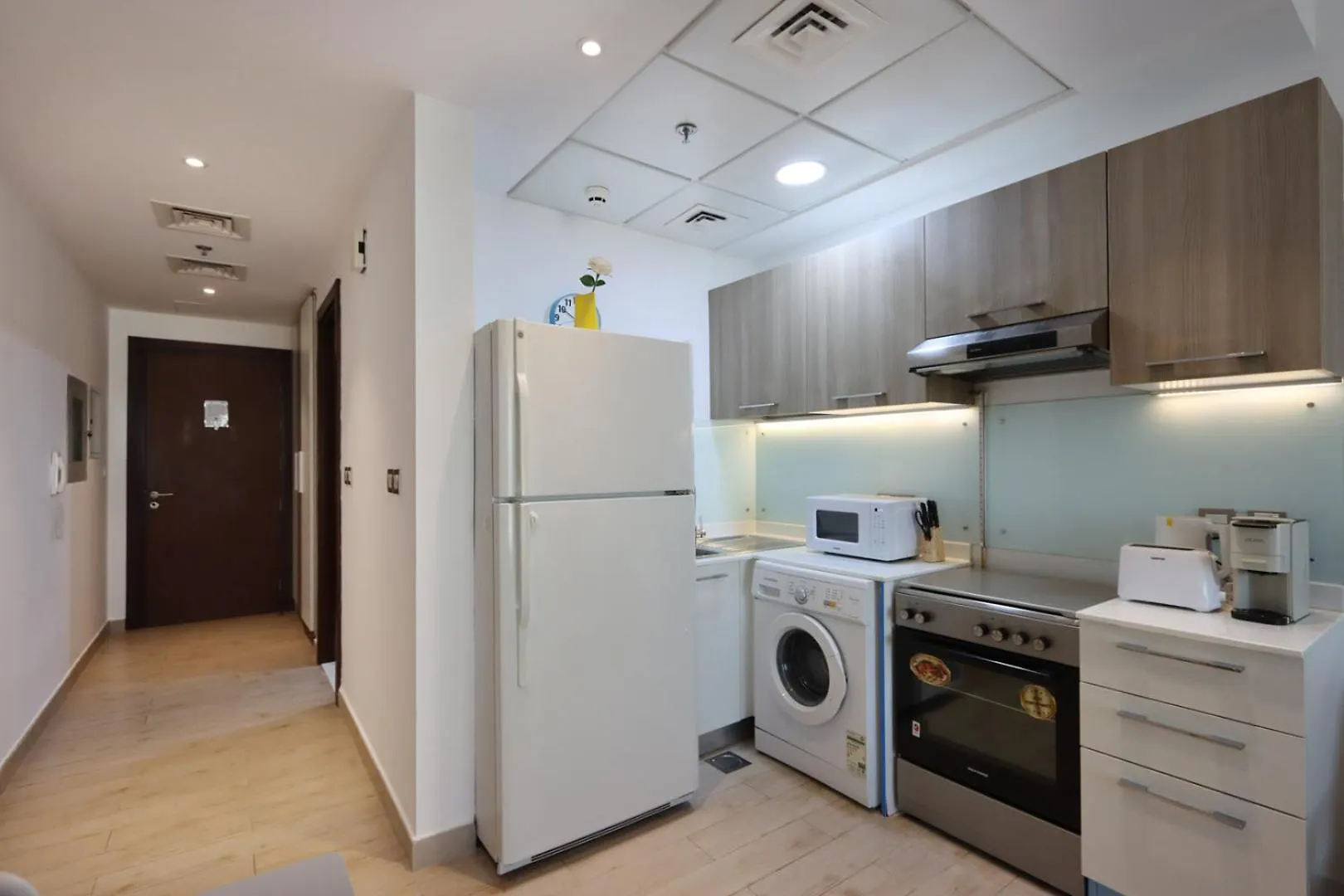 Apartment Livbnb - Chic And Cosy Studio With Rooftop Pool, Jvt Dubai