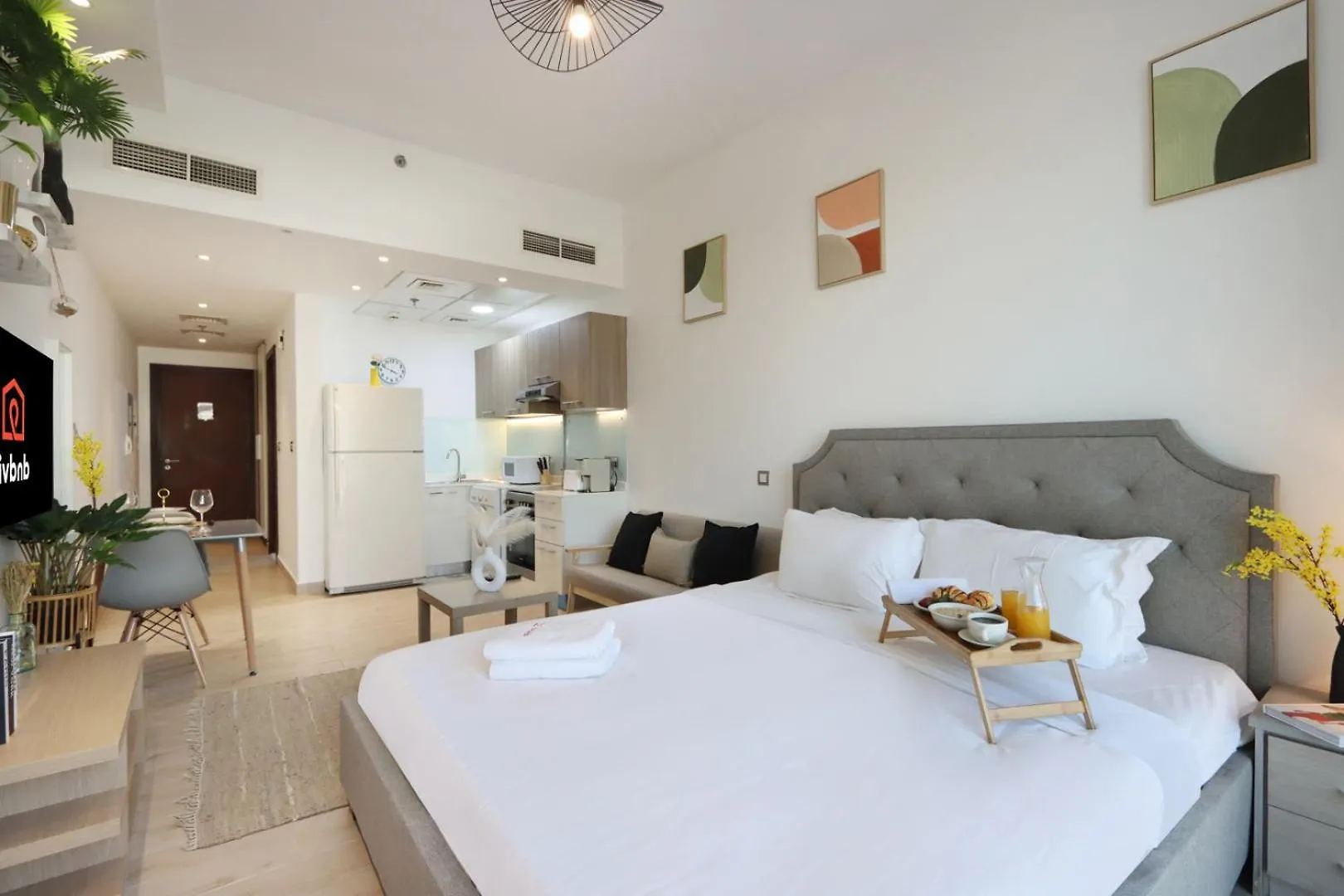 Apartment Livbnb - Chic And Cosy Studio With Rooftop Pool, Jvt Dubai