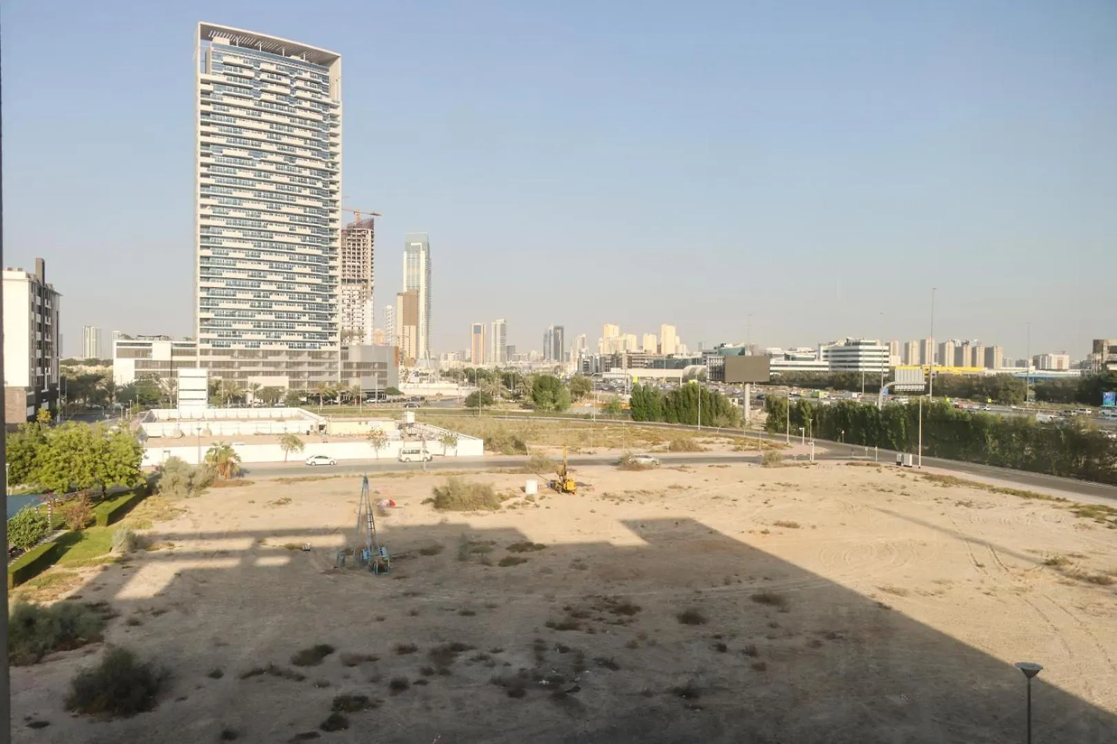 Livbnb - Chic And Cosy Studio With Rooftop Pool, Jvt Dubai United Arab Emirates