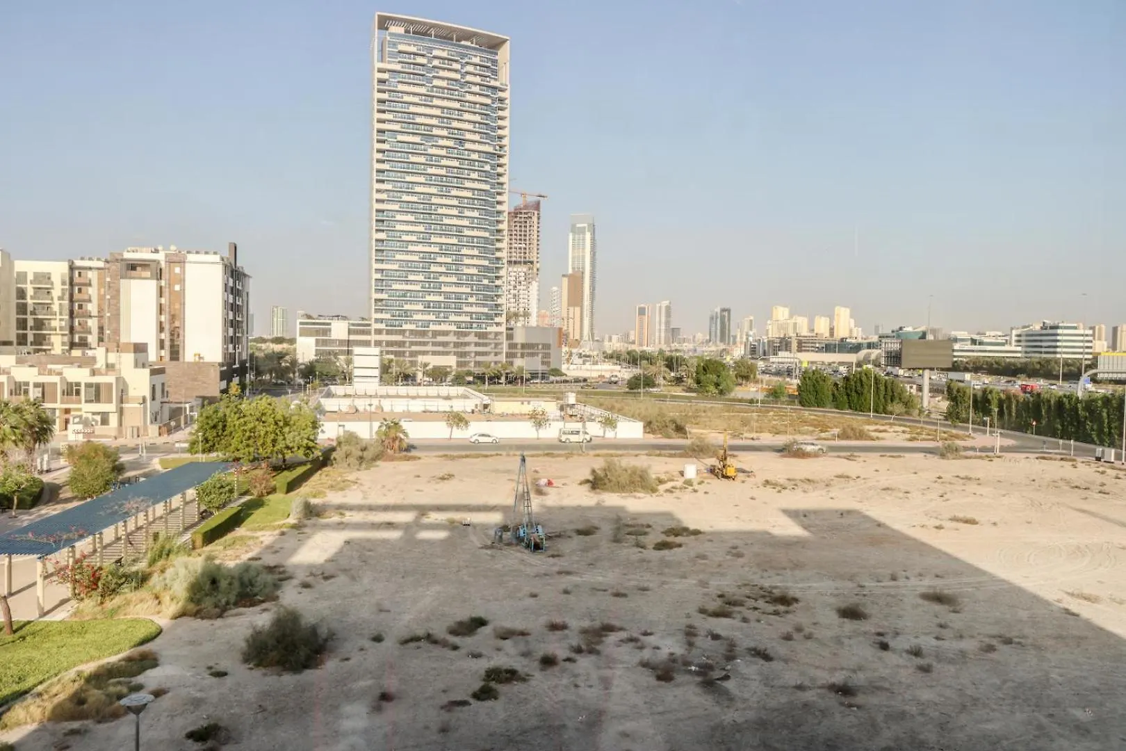 Livbnb - Chic And Cosy Studio With Rooftop Pool, Jvt Dubai 0*,  United Arab Emirates