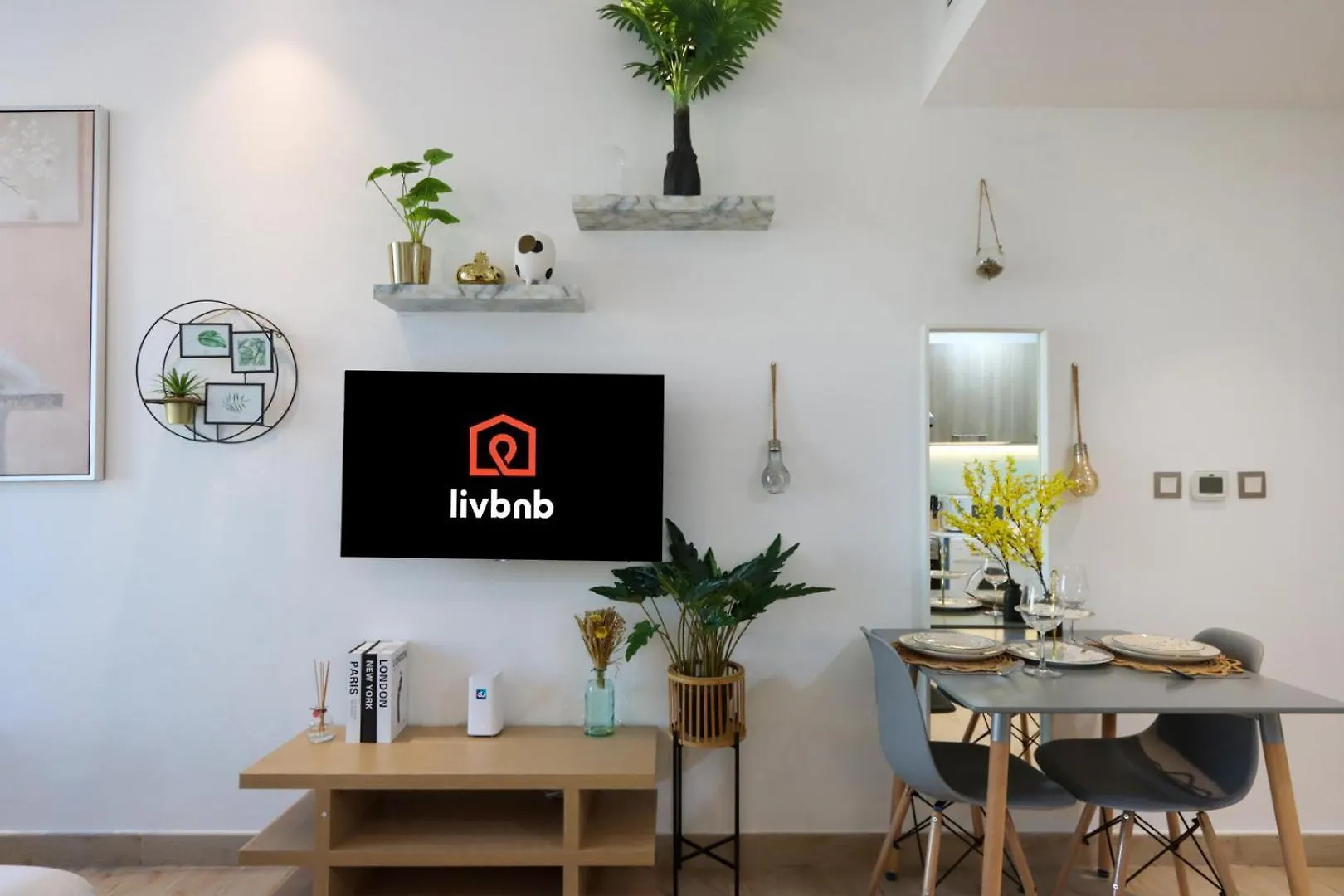 Livbnb - Chic And Cosy Studio With Rooftop Pool, Jvt Dubai United Arab Emirates